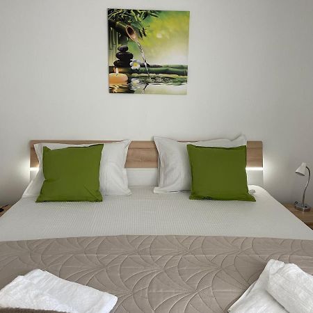 Relaxing Bucharest Airport Residences & Therme-Self Check-In Otopeni Exterior foto
